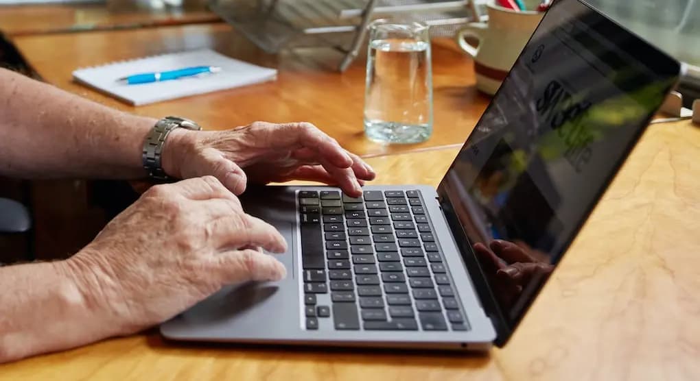 Seniors Facing the Challenge of Digital Transition