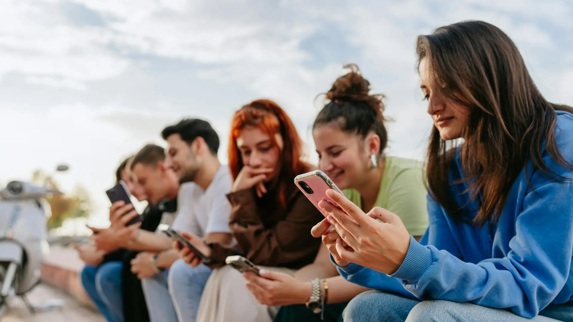 Australie : plus de réseaux sociaux pour les moins de 16 ans ?