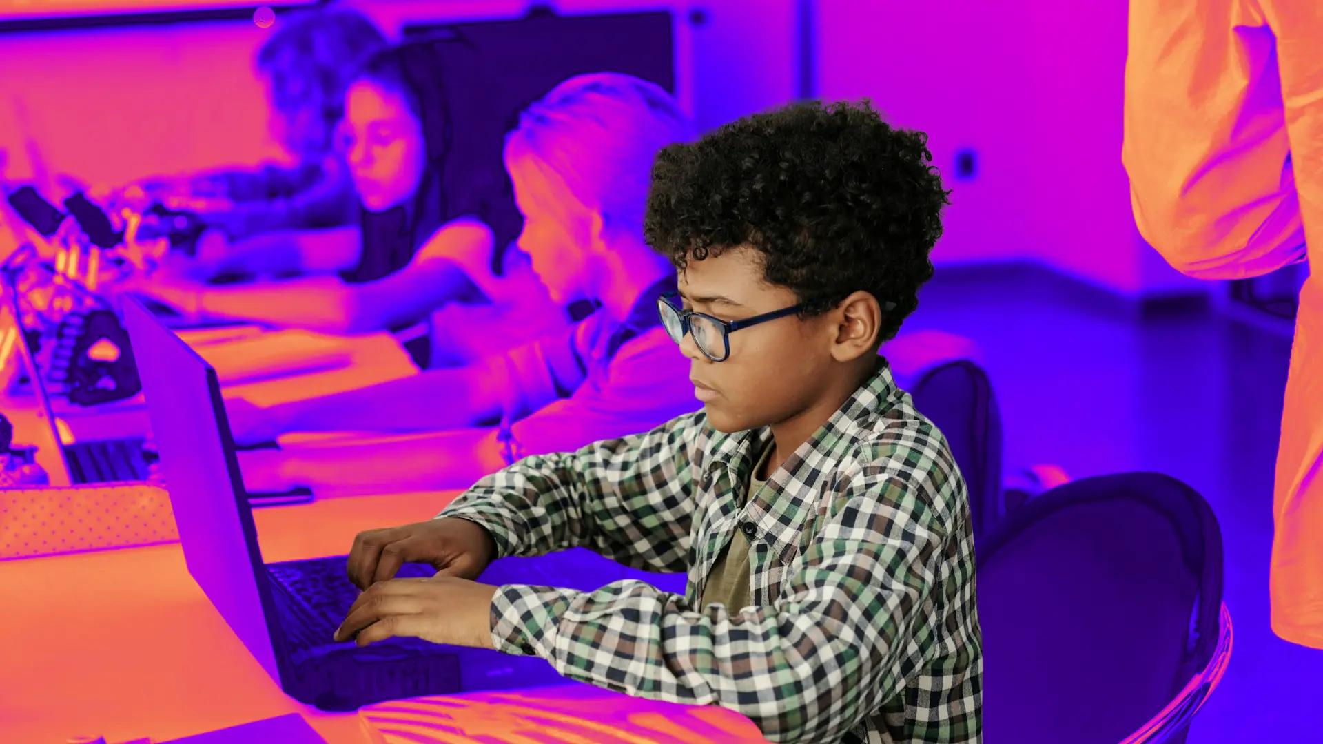 L'IA à l'école, entre appréhension et expérimentations