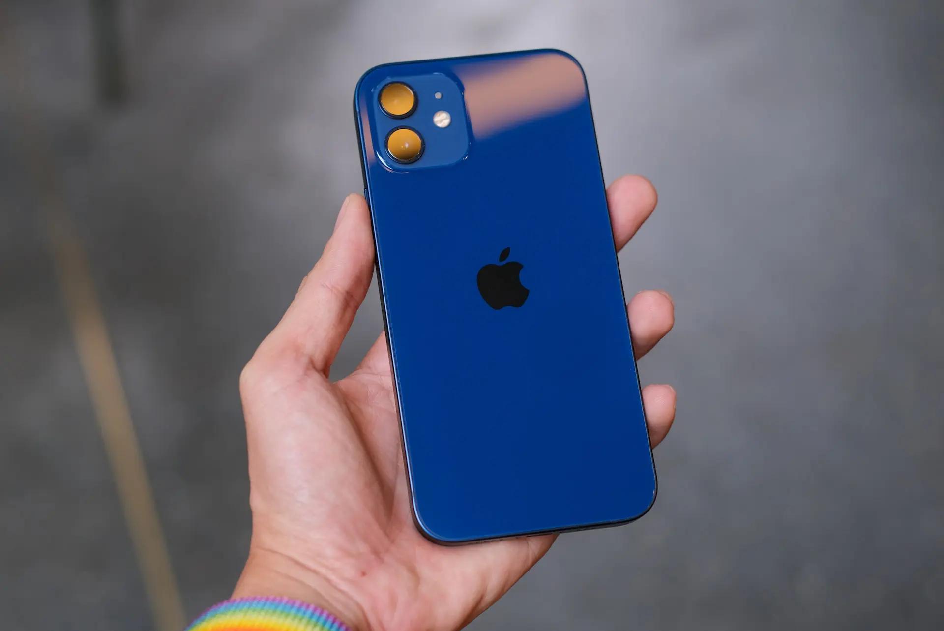 L'iPhone 12 interdit à la vente en France pour non-conformité