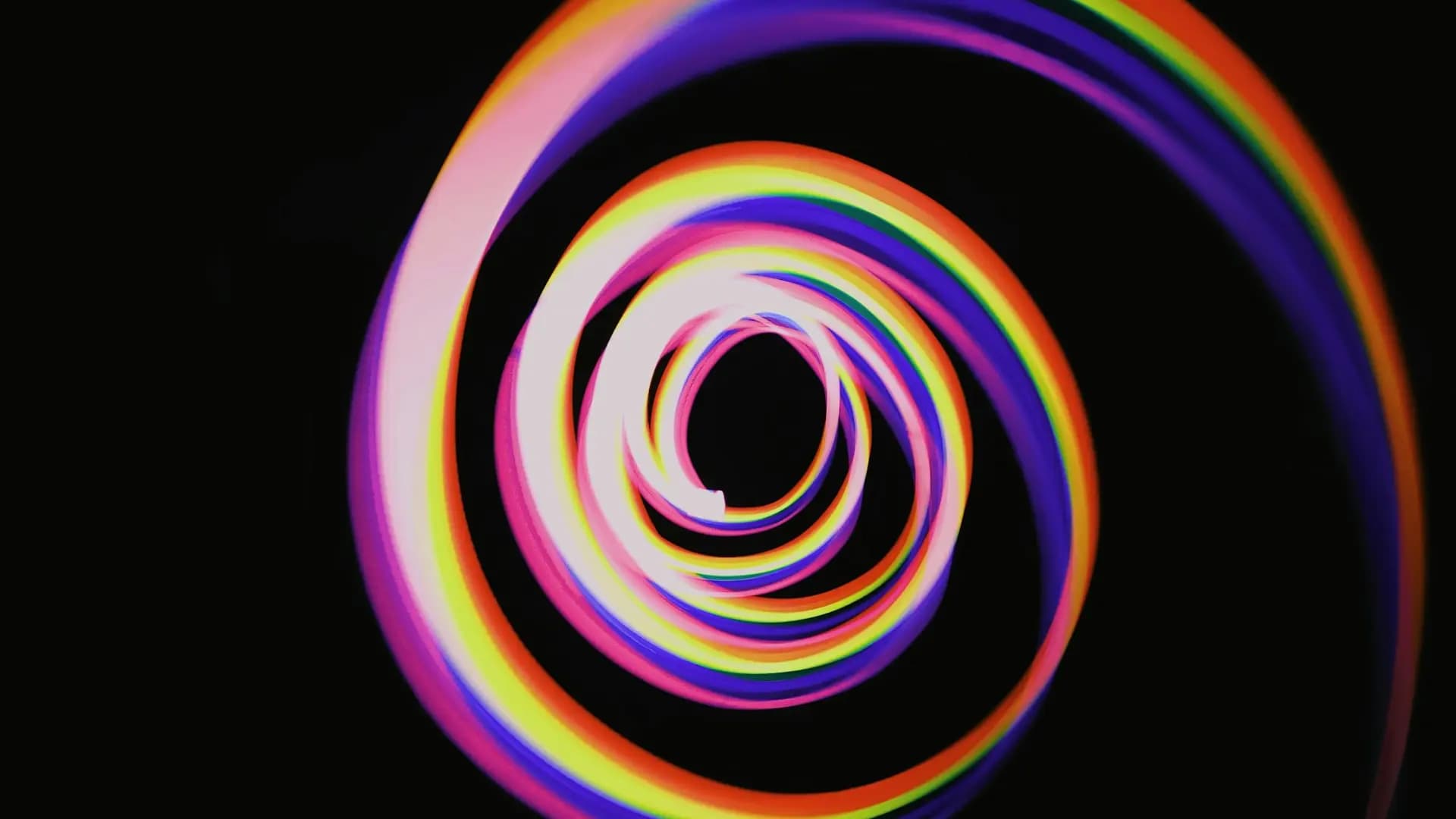 Illustration de l'article : Passer 2 heures sur les réseaux sociaux au lieu de 5 minutes : décryptage d'un phénomène courant