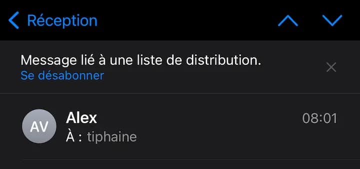 Un bouton raccourci de désinscription s'affiche en entête de l'outil mail d'Apple
