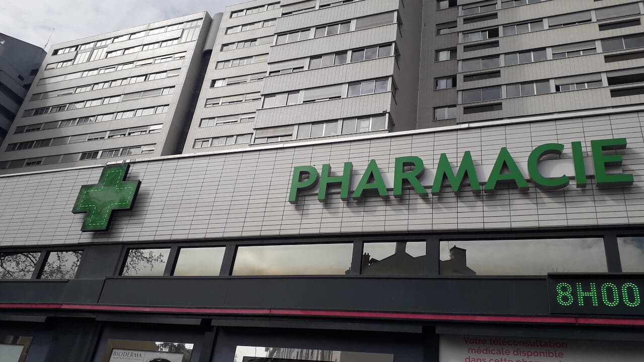 Vitrine d'une pharmacie