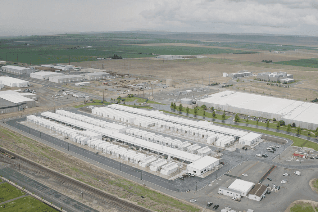 Vue en drone du centre de données de Microsoft