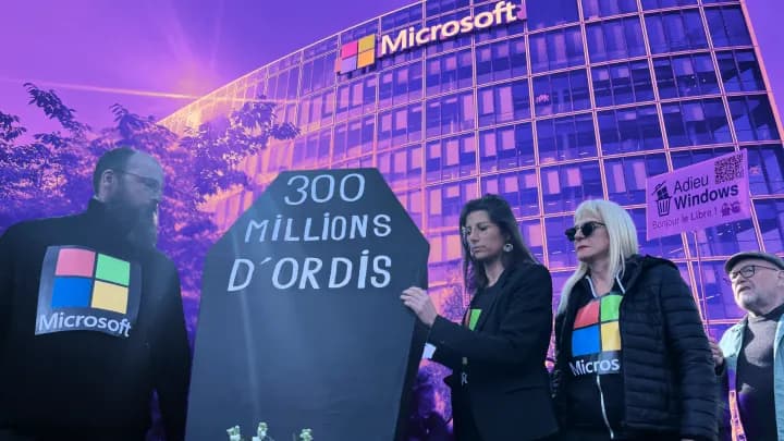 Des centaines de millions d’ordinateurs symboliquement enterrés devant Microsoft France
