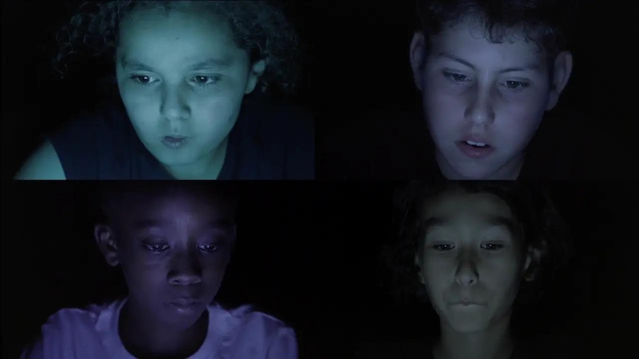 Enfants, parents, écrans : "Et si on levait les yeux ?" - Entretien avec le producteur Guillaume Combastet